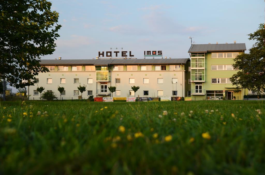 פראג Hotel Imos מראה חיצוני תמונה
