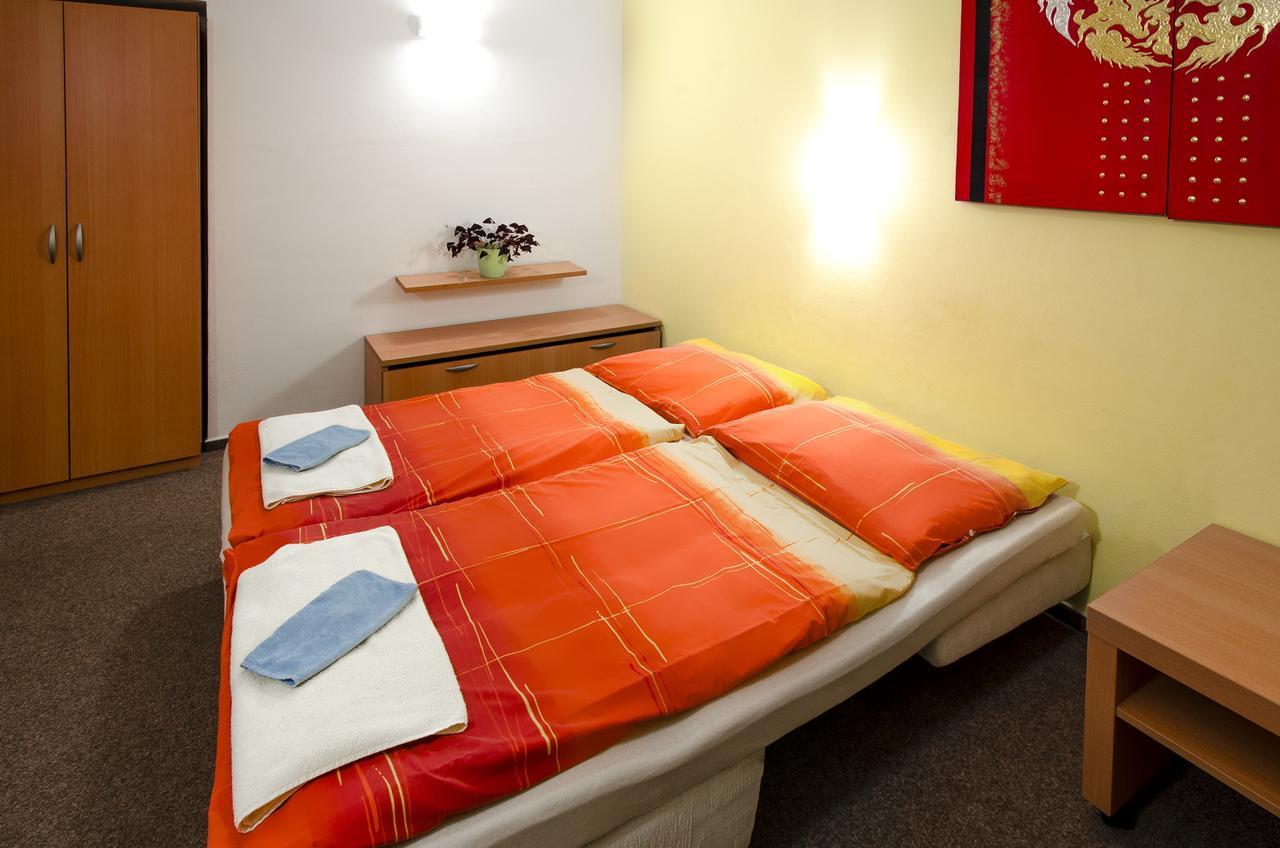 פראג Hotel Imos מראה חיצוני תמונה